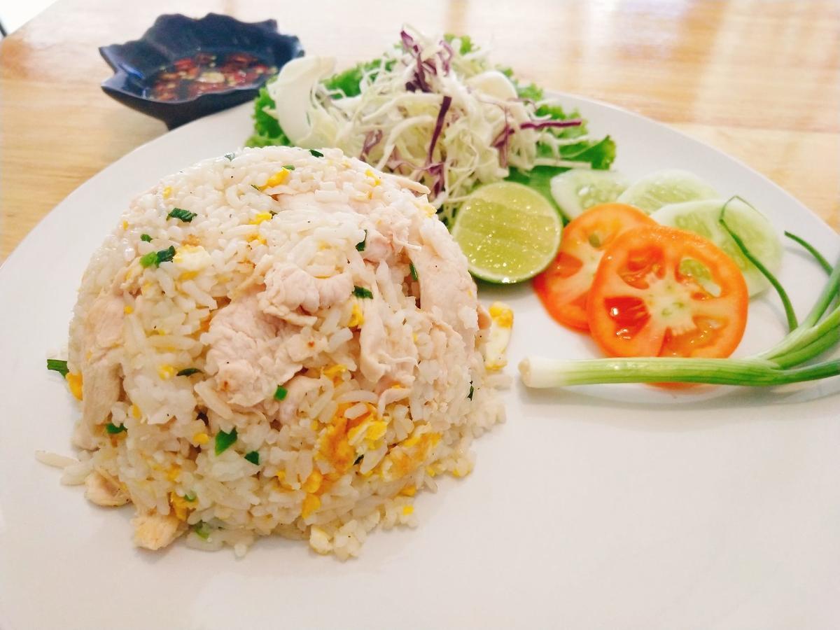 Ostello Cha Cha Cha Pattaya Esterno foto